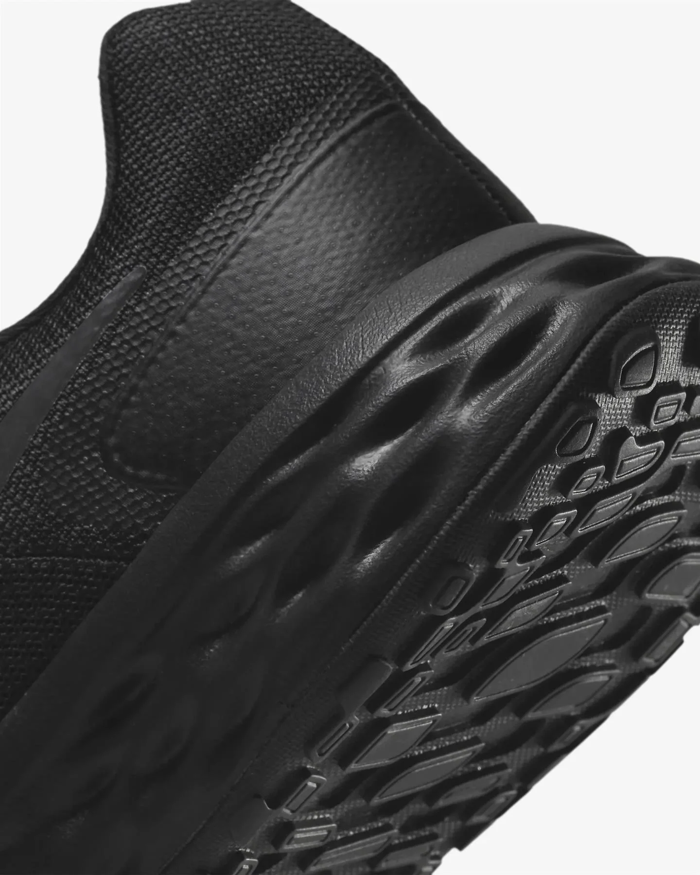 Men's Wide Fit Nike DD8475-001 Revolution 6 Running Trainers - Image 6